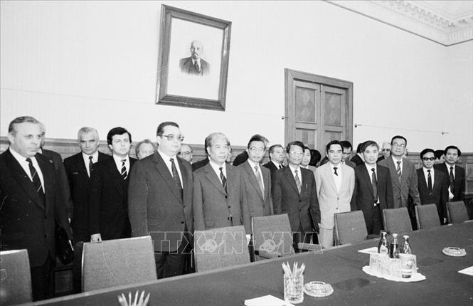  Chủ tịch Xô viết tối cao Liên Xô Anatoly Lukyanov tiếp và hội đàm với Chủ tịch Hội đồng Bộ trưởng Đỗ Mười, ngày 6/5/1991, tại điện Kremlin ở thủ đô Moskva. Ảnh: Minh Đạo/TTXVN