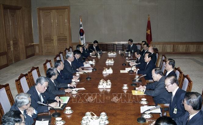  Tổng thống Hàn Quốc Kim Young-sam hội đàm với Tổng Bí thư Đỗ Mười tại thủ đô Seoul, Hàn Quốc (4/1995). Ảnh: Xuân Lâm/TTXVN