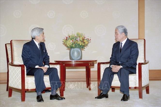  Tổng Bí thư Đỗ Mười hội kiến Nhà vua Nhật Bản Akihito tại Hoàng Cung ở thủ đô Tokyo, ngày 19/4/1995. Ảnh: Xuân Lâm/TTXVN
