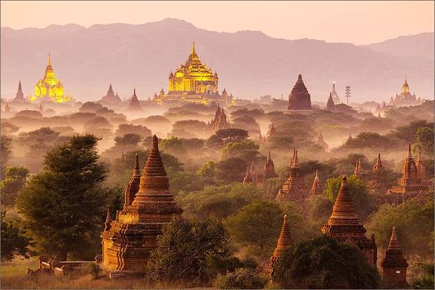 Bagan, Myanmar là nơi có hơn 2.000 ngôi đền Phật giáo, tạo ra khung cảnh màu nhiệm như không có thực. Tháng 10 là tháng ngay trước mùa cao điểm du lịch ở Bagan với tiết trời ấm áp, lý tưởng để bạn thong thả đạp xe khám phá những ngôi đền. Bạn đừng bỏ lỡ cơ hội ngắm hoàng hôn hay bình minh ở điểm đến lộng lẫy này. (Ảnh: Adventure In You)