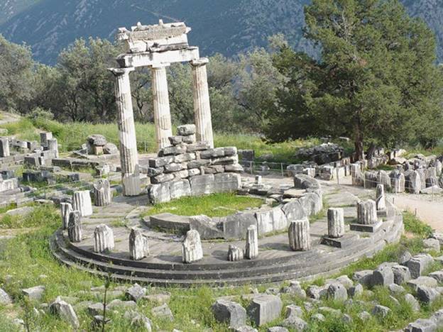 Delphi đã từng được những người Hy Lạp cổ đại tôn thờ như là trung tâm của trái đất. (Ảnh: Chudu24)
