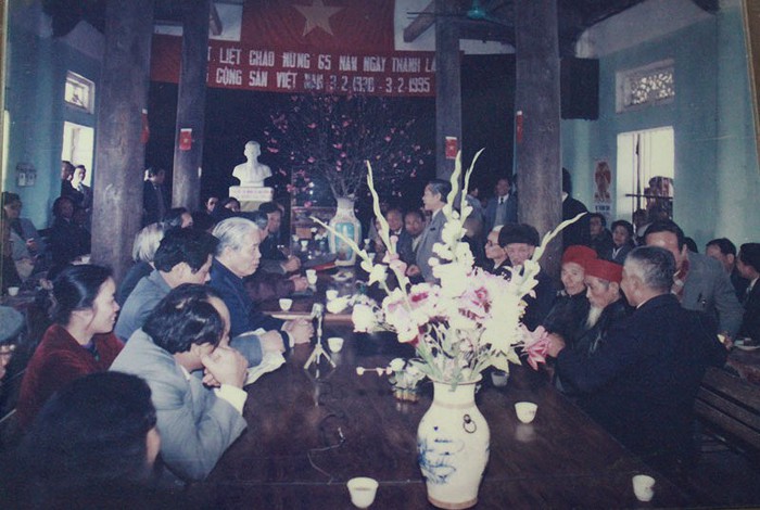 Nguyên Tổng Bí thư Đỗ Mười thăm Đảng bộ xã Đông Mỹ (năm 1995), nhân kỷ niệm 65 năm Ngày thành lập Đảng Cộng sản Việt Nam.