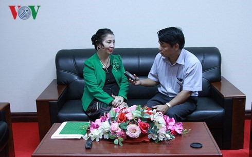 Bà Nhotkeo Many - con gái Cố Chủ tịch Xuphanuvong kể lại kỷ niệm về Nguyên Tổng Bí thư Đỗ Mười với phóng viên Đài TNVN.