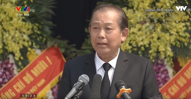 Trưởng ban lễ tang, đồng chí Trương Hòa Bình, đọc diễn văn kết thúc lễ an táng và tiễn đưa nguyên Tổng Bí thư Đỗ Mười về nơi an nghỉ cuối cùng