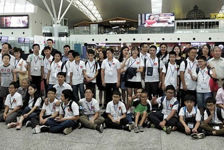 Học sinh Việt Nam tham dự cuộc thi đều giành được HC.Ảnh: IEG