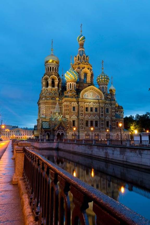 Thành phố Saint Petersburg được xây dựng vào đầu thế kỷ 18 dưới thời Peter Đại Đế. Thành phố này được ví như 