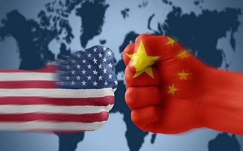Chiến tranh thương mại Mỹ - Trung tác động tới kinh tế Việt Nam theo hai hướng, thuận lợi và không thuận lợi (Ảnh minh họa: KT)