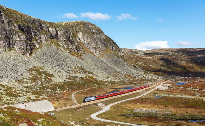 Tuyến đường sắt từ thủ đô Oslo của Nauy đến Bergen là tuyến đường sắt lớn cao nhất ở Bắc Âu với khung cảnh choáng ngợp.