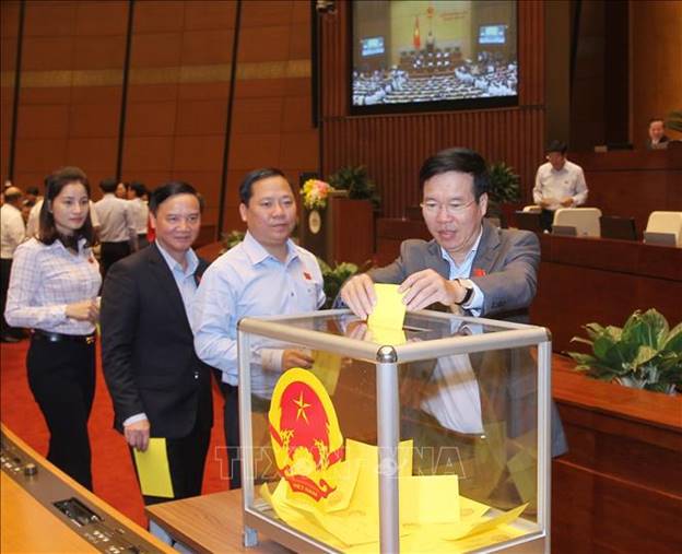 ​Các Đại biểu Quốc hội bỏ phiếu bầu Chủ tịch nước. Ảnh: Lâm Khánh/TTXVN