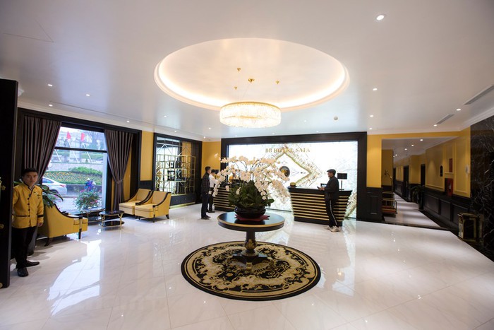 BB Hotel tiền thân là khách sạn U – Sapa trực thuộc Công ty Cổ phần Du lịch Dầu khí Sa Pa, đây là một trong những khách sạn cao cấp nhất tại Sapa. Năm 2017, sau khi hoàn tất việc sở hữu U-Sapa, BBGroup đã đầu tư gần 70 tỷ để cải tạo và nâng cấp khách sạn lên khách sạn 4 sao với tên gọi mới là BB Hotel. (Ảnh: Minh Sơn/Vietnam+)