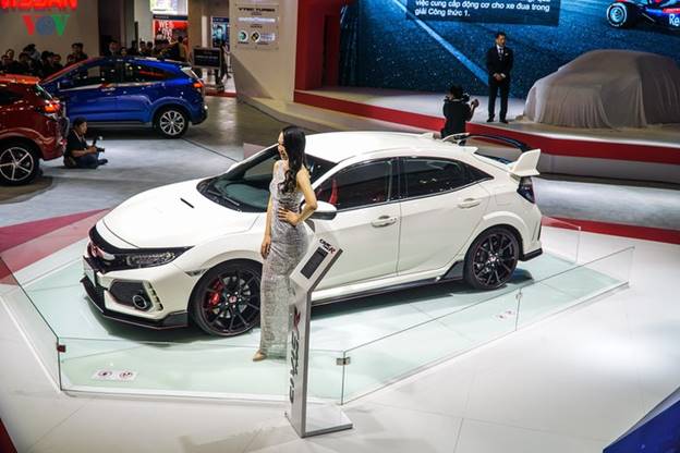 Honda Civic Type R: Mẫu xe hiệu suất cao của Honda được đem về Việt Nam trưng bày nhằm 
