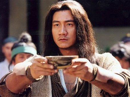 Nhân vật Tiêu Phong (còn gọi là Kiều Phong, do diễn viên Hồ Quân đóng) trong phim chuyển thể từ truyện Thiên Long Bát bộ của Kim Dung. Ảnh: Internet