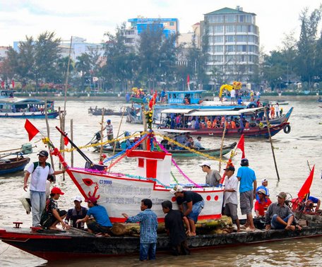  Lễ Tống phong là lễ hội truyền thống được người dân phường Hưng Phú, quận Cái Răng tổ chức vào tháng Giêng Âm lịch hằng năm.