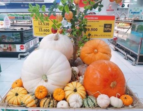 Những quả bí ngô độc lạ mùa Halloween tại siêu thị VinMart Long Xuyên, tỉnh An Giang