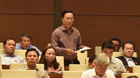 Đại biểu Quốc hội Nguyễn Quốc Hận (tỉnh Cà Mau) tại phiên chất vấn ngày 1/11.