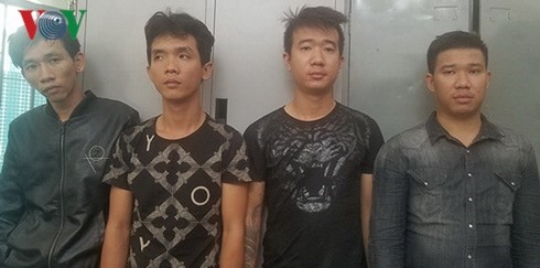 Nhóm đối tượng đòi nợ thuê, bắt giữ người trái phép bị Công an thành phố Nha Trang tạm giữ hình sự để điều tra làm rõ. 