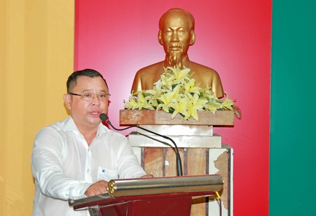 Ông Nguyễn Minh Hiền- Giám đốc Trung tâm Huấn luyện thi đấu TDTT tỉnh Vĩnh Long phát biểu hứa hẹn trước lúc lên đường.