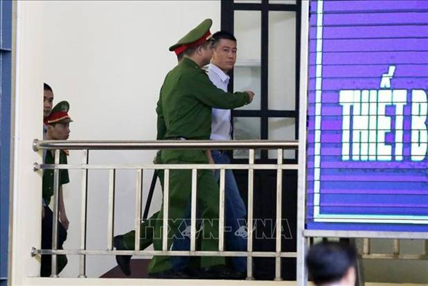  Bị cáo Phan Sào Nam (nguyên Chủ tịch Hội đồng quản trị Công ty cổ phần VTC truyền thông trực tuyến - VTC Online) được dẫn giải vào phòng chờ xét xử. 