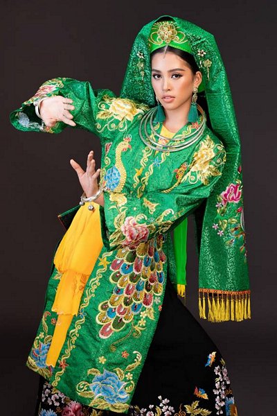  Hình ảnh đầu tiên của Hoa hậu Việt Nam tại Hoa hậu Thế giới 2018