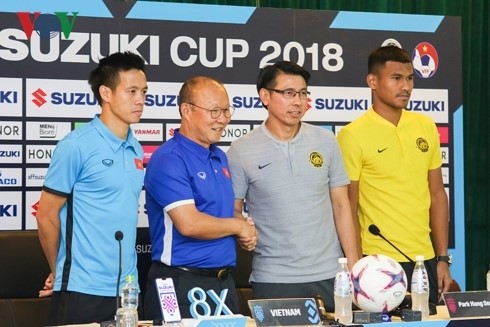 HLV Park Hang Seo yêu cầu các cầu thủ ĐT Việt Nam cảnh giác cao độ trước mục tiêu khiêm tốn giành 1 điểm ở Mỹ Đình của người đồng nghiệp bên phía ĐT Malaysia là Tan Cheng Hoe. 