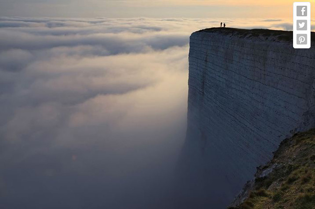 Vách đá xuyên mây ở Anh