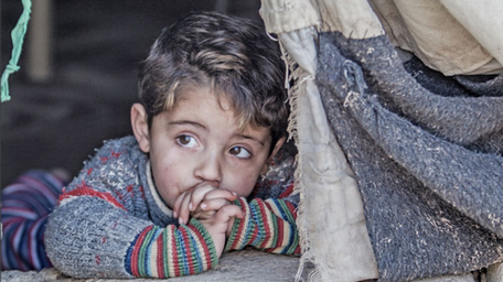 Một em nhỏ Syria trong trại tị nạn ở Iraq. (Nguồn: trtworld.com/mea/u)