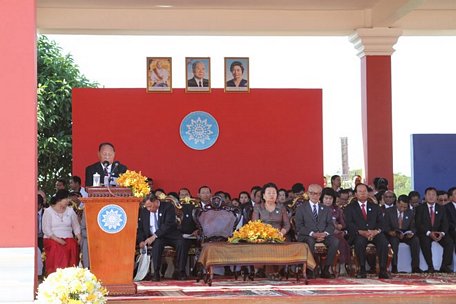 Chủ tịch Quốc hội, Chủ tịch danh dự Đảng Nhân dân Campuchia (CPP) Samdech Heng Samrin phát biểu tại buổi lễ. (Ảnh: Nhóm phóng viên TTXVN tại Phnom Penh, Campuchia)