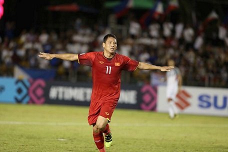 Anh Đức ghi bàn mở tỷ số cho đội tuyển Việt Nam trước Philippines (Ảnh: Hoàng Linh/TTXVN)