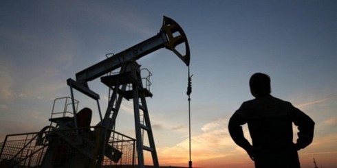 OPEC và Nga nhất trí cắt giảm sản lượng dầu bất chấp sức ép của Mỹ (Ảnh minh hoạ: KT)