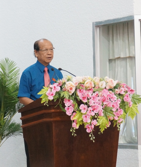Ông Trương Văn Sáu- Chủ tịch HĐND tỉnh có phiếu tín nhiệm cao tuyệt đối, với 45 phiếu (đạt 100%).