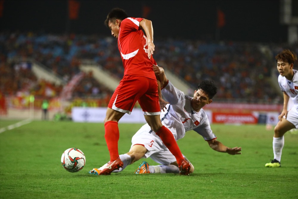 Trước khi trận đấu kết thúc, Triều Tiên đã gỡ hòa 1-1 sau pha sút phạt.
