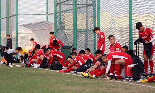   Các cầu thủ Việt Nam khá thoải mái trong buổi tập đầu tiên tại Qatar. (Nguồn: VFF)