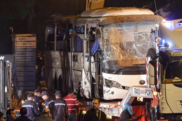Vụ đánh bom xảy ra vào lúc 18h tối ngày 28/12 (giờ địa phương) khi những người này đang trên xe buýt ra sân bay để trở về Việt Nam. Ảnh: AFP.