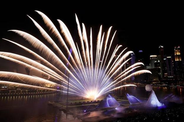 Màn pháo hoa ấn tượng ở Vịnh Marina, Singapore.