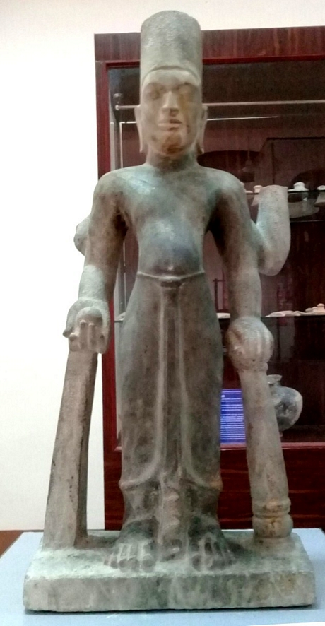 Tượng Thần Vishnu tại Bảo tàng Vĩnh Long được công nhận bảo vật quốc gia.