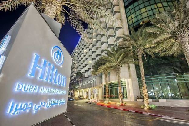 Khách sạn Hilton Resort vẫn nằm trong nội thành Dubai, cách khách sạn cũ khoảng 15 phút xe bus. Ảnh: Booking.