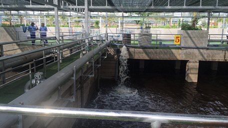 Nhà máy xử lý nước thải vi sinh bằng công nghệ cao.