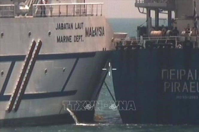 Hiện trường vụ va chạm giữa tàu Polaris của Malaysia và tàu Piraeus của Hy Lạp ngày 9/2/2019. Ảnh: Singapore Police Force/TTXVN