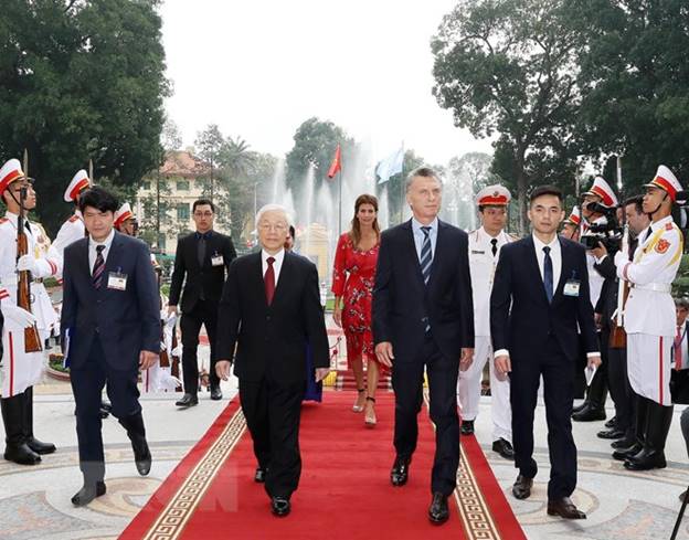 Tổng Bí thư, Chủ tịch nước Nguyễn Phú Trọng và Tổng thống Argentina Mauricio Macri. (Ảnh: Trí Dũng/TTXVN)