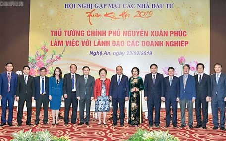 Thủ tướng gặp gỡ các nhà đầu tư lớn đầu tư vào Nghệ An.