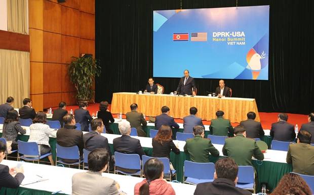  Thủ tướng Nguyễn Xuân Phúc chủ trì buổi làm việc giữa các bộ, ngành, thành phố Hà Nội chuẩn bị cho Hội nghị Thượng đỉnh Mỹ-Triều Tiên lần thứ hai. (Nguồn: TTXVN)