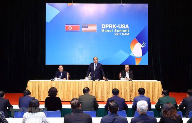  Thủ tướng Nguyễn Xuân Phúc chủ trì buổi làm việc giữa các bộ, ngành, thành phố Hà Nội chuẩn bị cho Hội nghị Thượng đỉnh Mỹ-Triều Tiên lần thứ hai. (Nguồn: TTXVN)