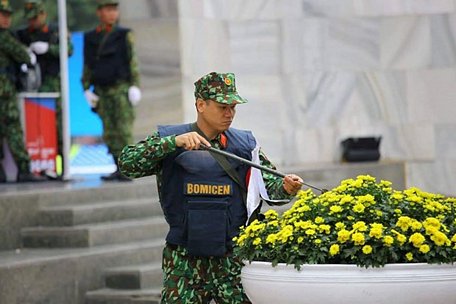  Lực lượng công binh dò mìn đảm bảo an toàn Hội nghị Thượng đỉnh Mỹ- Triều tại Hà Nội (Ảnh: D.H)
