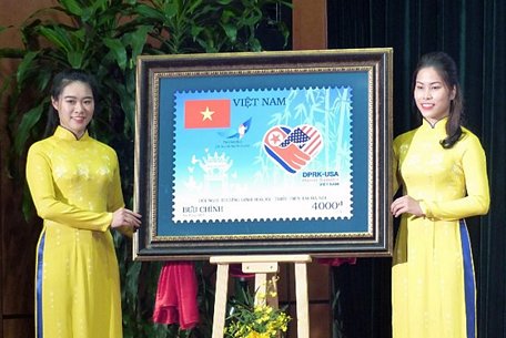 Mẫu tem đặc biệt chào mừng Hội nghị thượng đỉnh Mỹ - Triều Tiên lần thứ 2 ở Hà Nội. Ảnh T.B