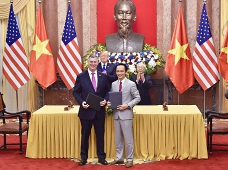  Chủ tịch Tập đoàn FLC Trịnh Văn Quyết và Phó Chủ tịch Tập đoàn Boeing Kevin McAllister. (Nguồn: FLC)