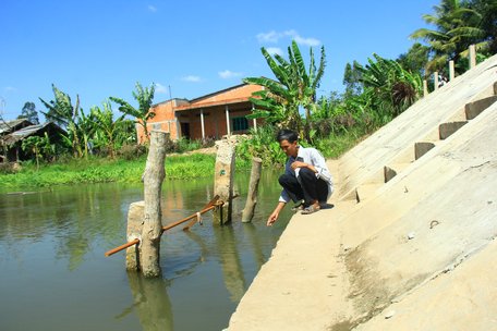 Công trình cống Cầu Cò hoàn thành năm 2018 ở ấp Thanh Khê (xã Thanh Bình- Vũng Liêm) giúp chủ động trữ ngọt, ngăn mặn.