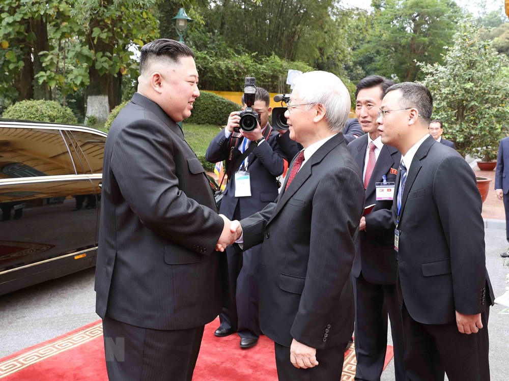  Tổng Bí thư, Chủ tịch nước Nguyễn Phú Trọng đón Chủ tịch Triều Tiên Kim Jong-un. (Ảnh: Trí Dũng/TTXVN)