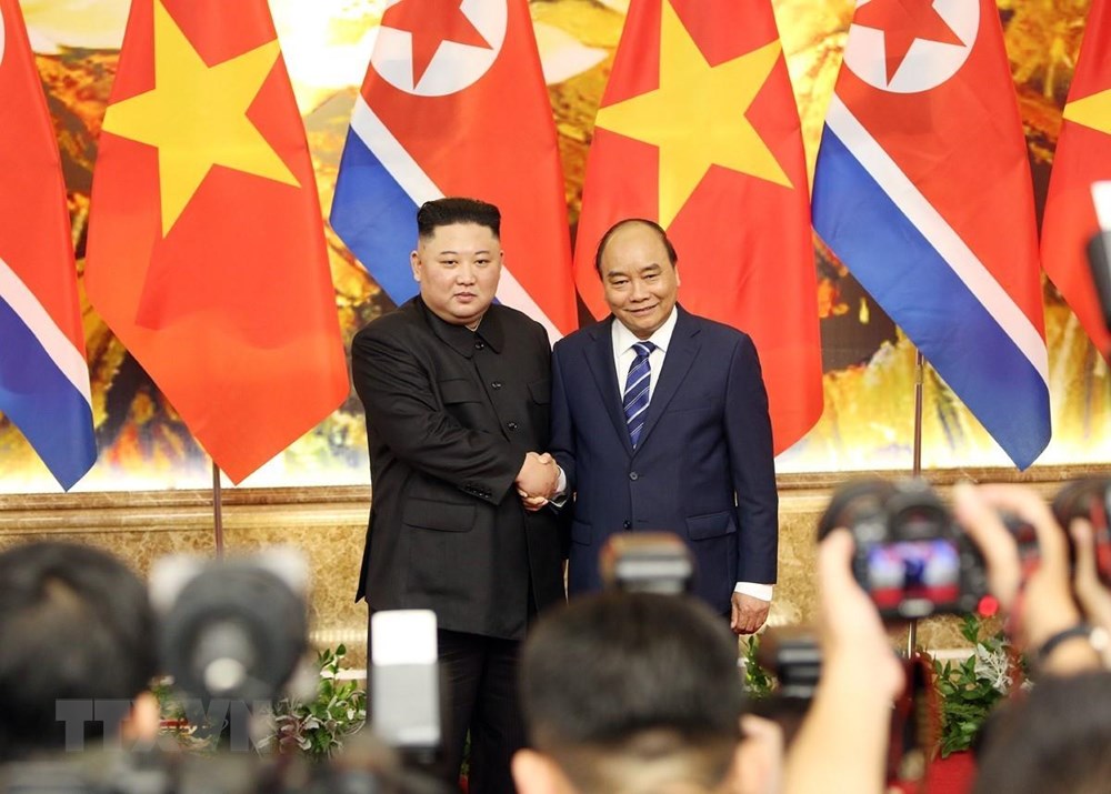  Thủ tướng Nguyễn Xuân Phúc hội kiến Chủ tịch Triều Tiên Kim Jong-un. (Ảnh: Dương Giang/TTXVN)