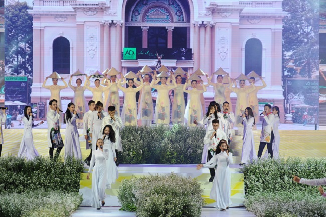 Các nghệ sĩ biểu diễn trong đêm khai mạc Lễ hội Áo dài TP Hồ Chí Minh.
