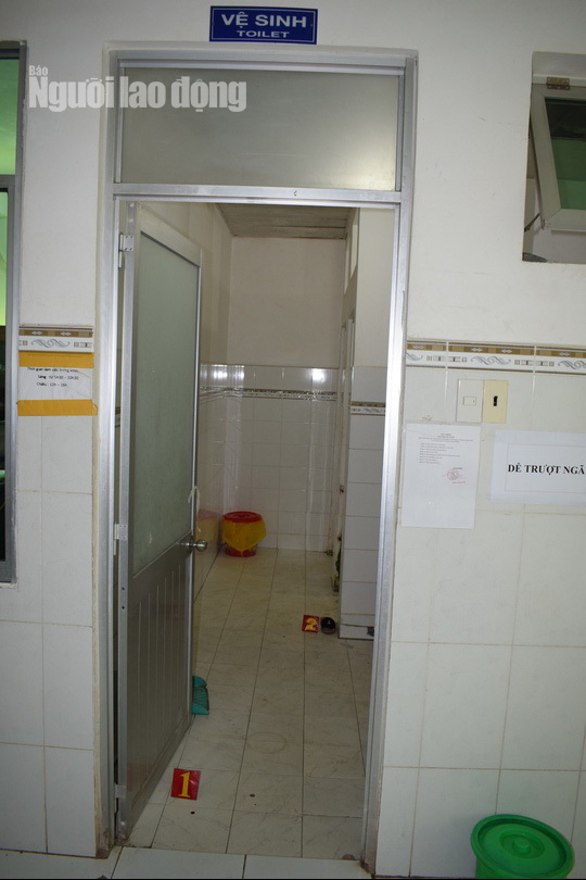 Nhà vệ sinh - nơi đối tượng Ngoan tấn công sản phụ